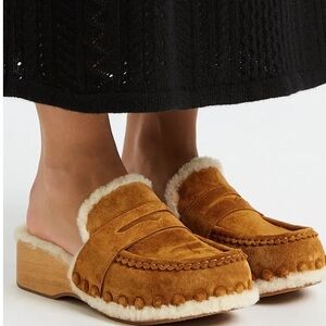 Chloe Joy Cognac Shearling-lined Suede Clogs